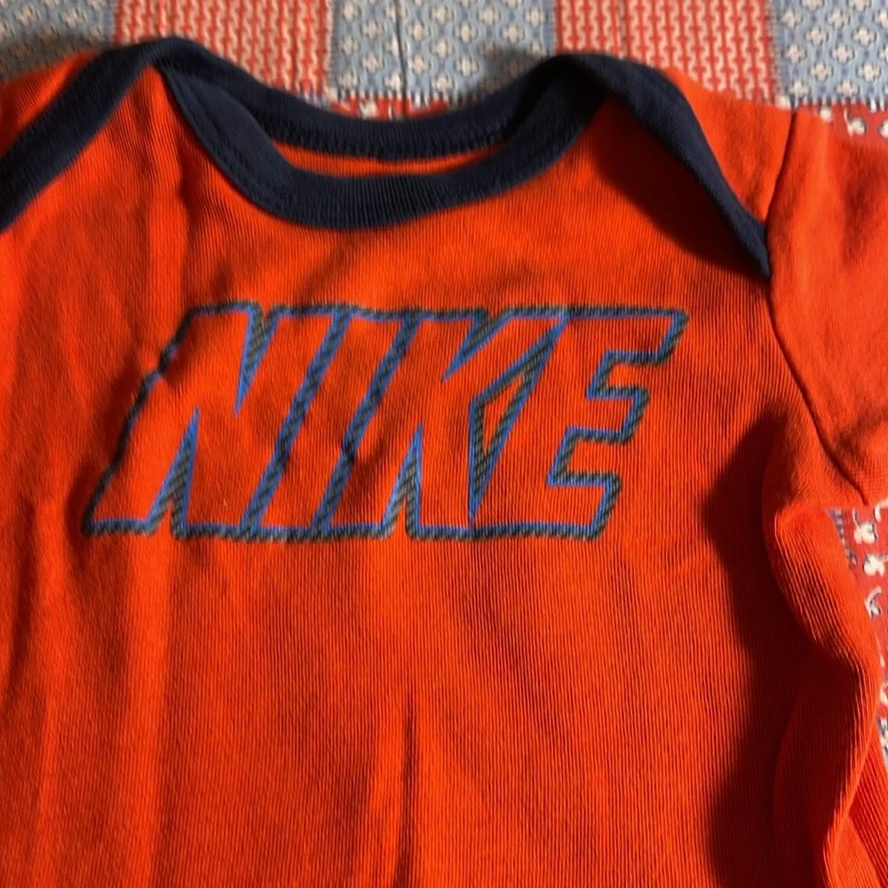 Nike. Short sleeve onesie. 0-3 months. Turquoise and Tangerine. - Picture 2 of 7